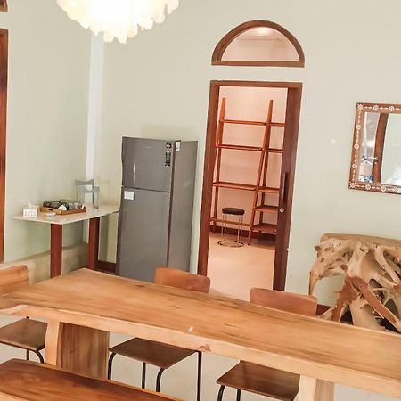 Soraya Yoga Wellness Center Hotel กีลีตราวางัน ห้อง รูปภาพ