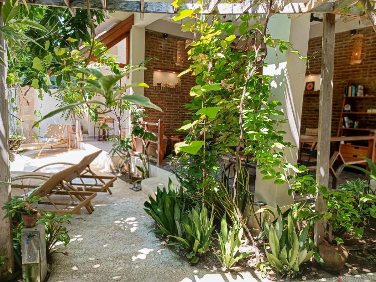 Soraya Yoga Wellness Center Hotel กีลีตราวางัน ภายนอก รูปภาพ