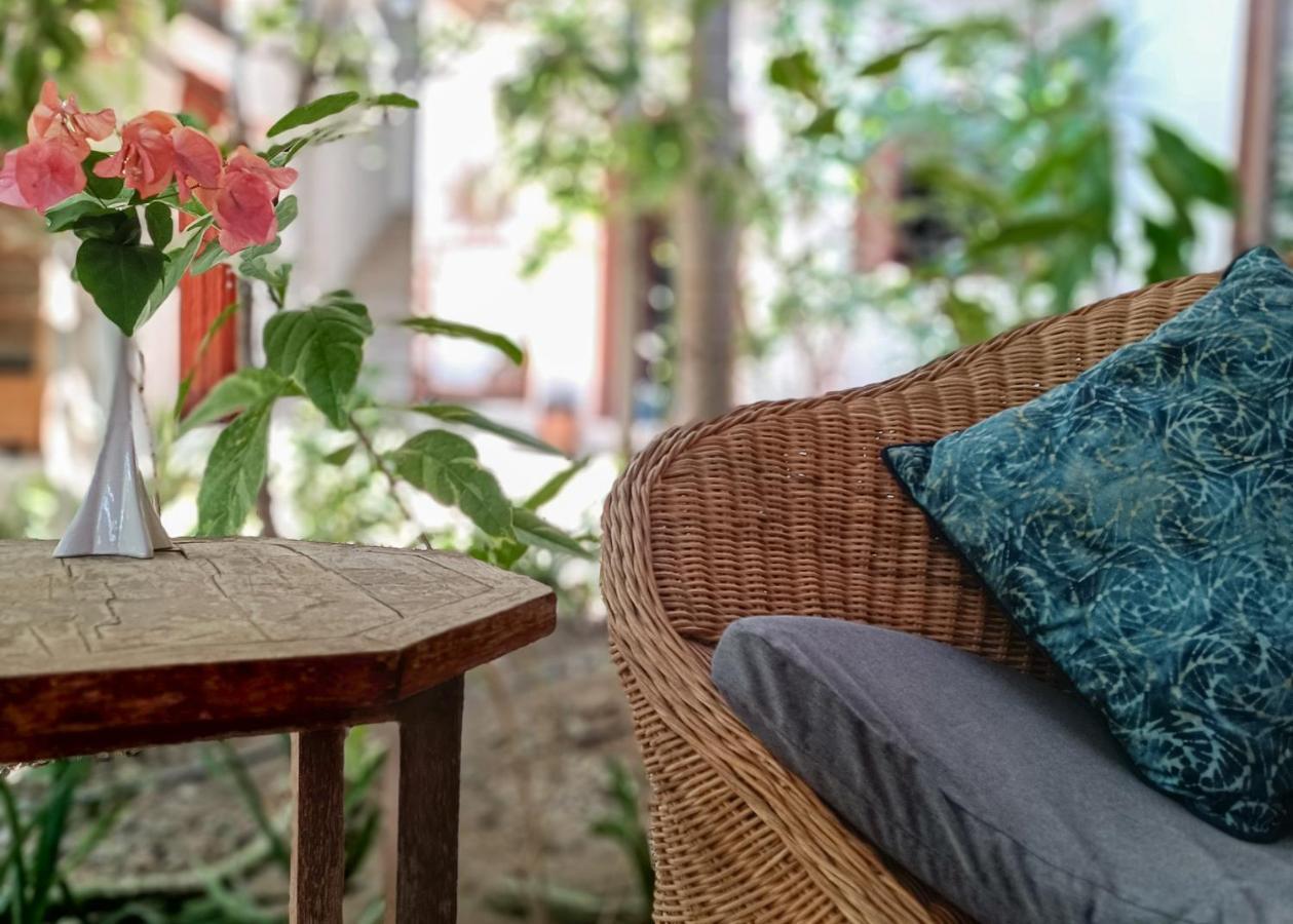 Soraya Yoga Wellness Center Hotel กีลีตราวางัน ภายนอก รูปภาพ