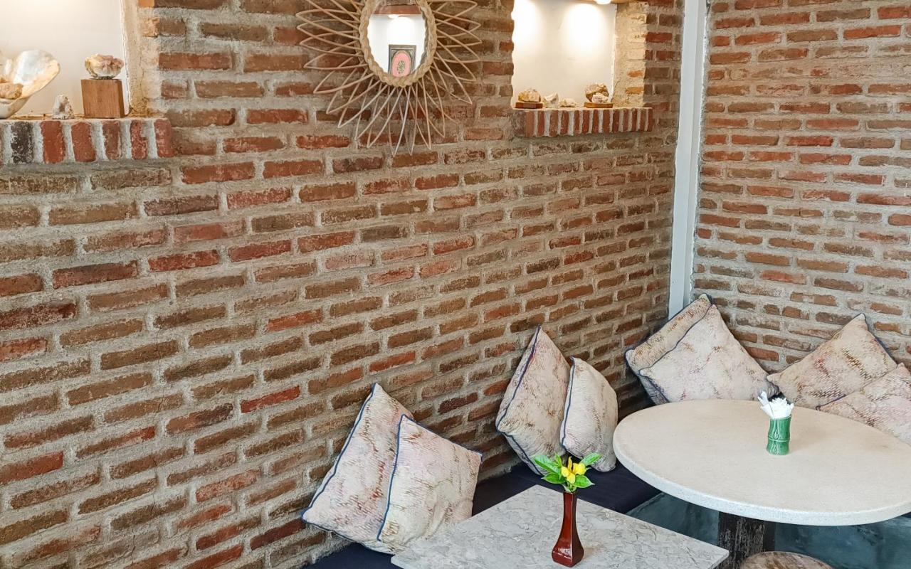 Soraya Yoga Wellness Center Hotel กีลีตราวางัน ภายนอก รูปภาพ
